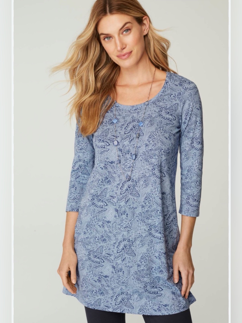 NWOT Women's Light Blue Paisley Print Scoop Neck Ballet Sleeve Tunic